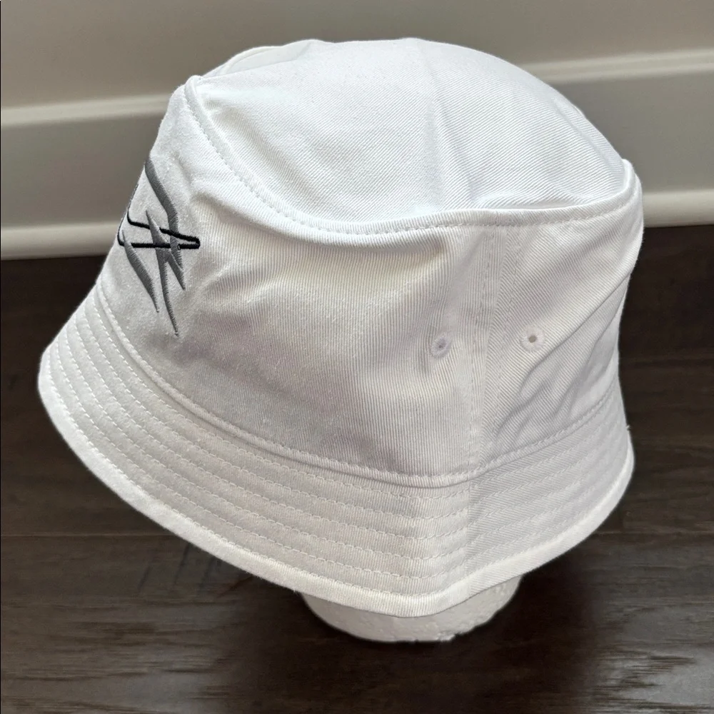 Nike Youth Bucket Hat,Sun protection,black/gray Swoosh logo, 3 Brand,vent,canvas